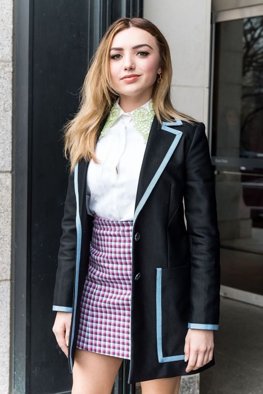 PEYTON ROI LIST at Caroline Herrera Fashion Show in New York 02/11/2019