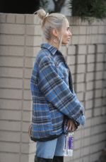PIA MIA PEREZ Shopping at Melrose Avenue in West Hollywood 02/27/2019