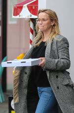 REESE WITHERSPOON Leaves Pizzana in Brentwood 02/21/2019