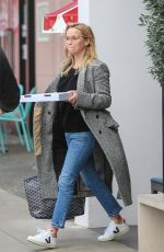 REESE WITHERSPOON Leaves Pizzana in Brentwood 02/21/2019