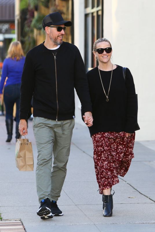 REESE WITHERSPOON Out and About in Brentwood 02/16/2019