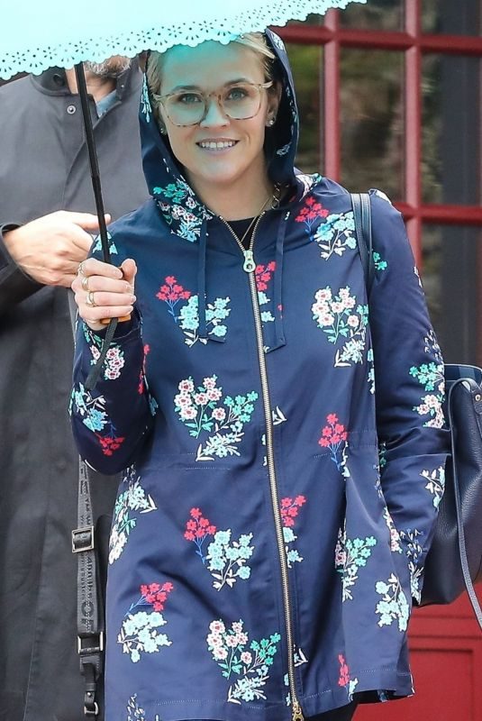 REESE WITHERSPOON Out for Lunch at Hank’s in Pacific Palisades 02/02/2019