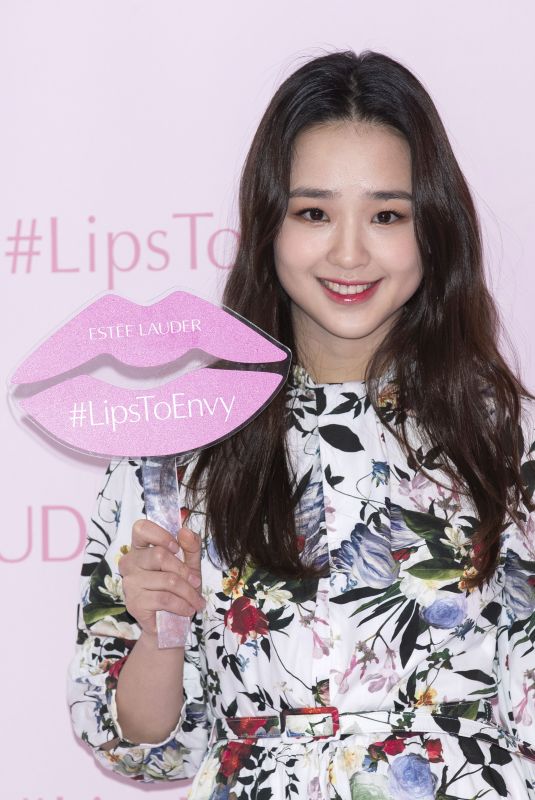 SON YEON-JAE at Estee Lauder Fashion Photocall in Seoul 02/13/2019