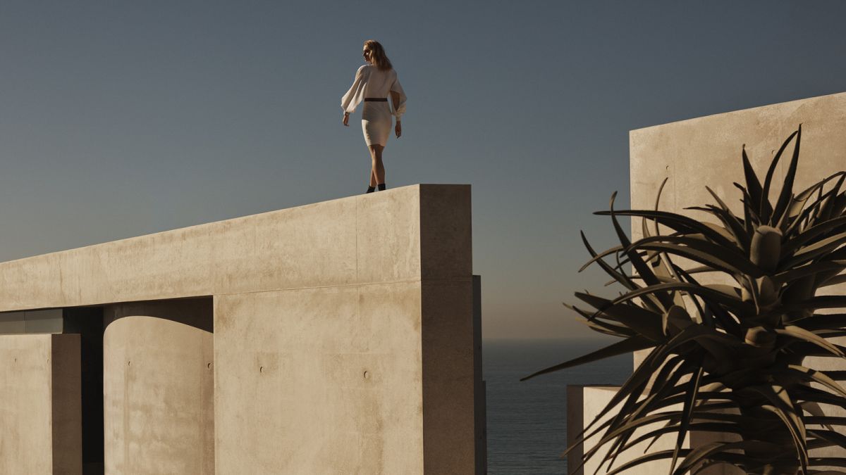 SOPHIE TURNER for Louis Vuitton Tambour Horizon Campaign, February 2019 – HawtCelebs