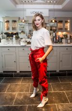 STEFANIE GIESINGER at L