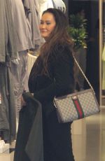 TIA CARRERE Shopping at Nike Store n Beverly Hills 02/12/2019