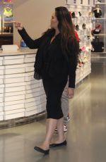 TIA CARRERE Shopping at Nike Store n Beverly Hills 02/12/2019
