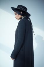 ZOE KRAVITZ in L