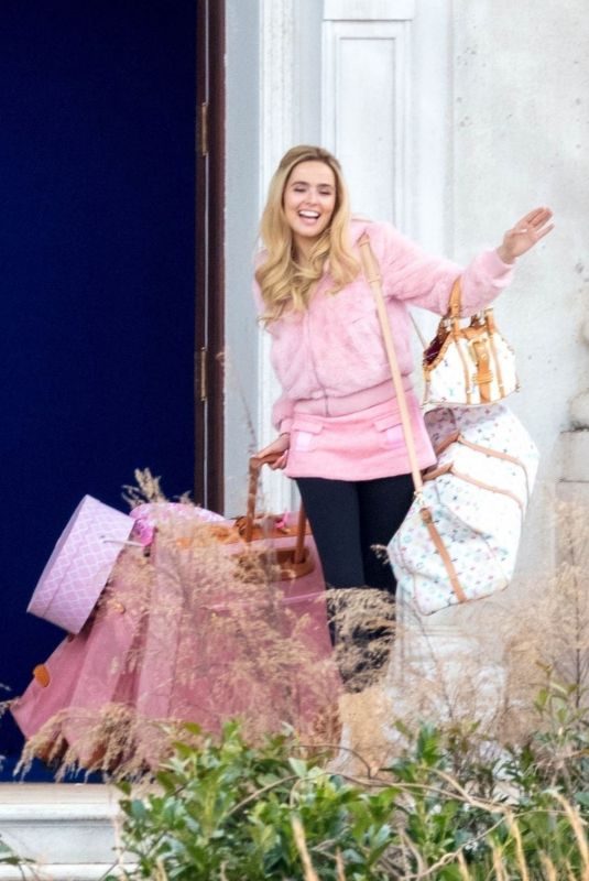 ZOEY DEUTCH on the Set of Zombieland 2 02/02/2019