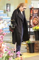 AMY ADAMS at Whole Foods in Beverly Hills 03/06/2019