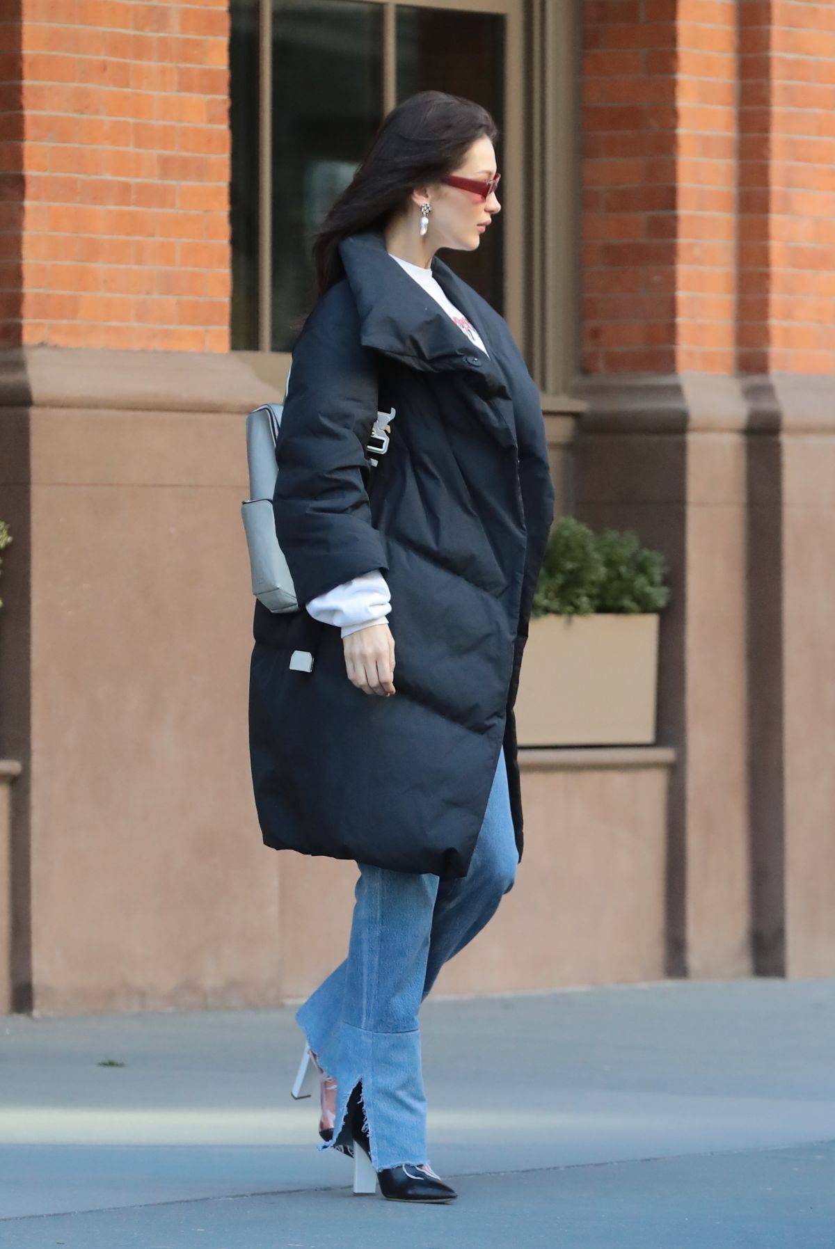 bella-hadid-out-and-about-in-new-york-03-19-2019-2.jpg