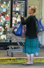 CAMERON DIAZ Shopping at Whole Foods in Beverly Hills 03/07/2019