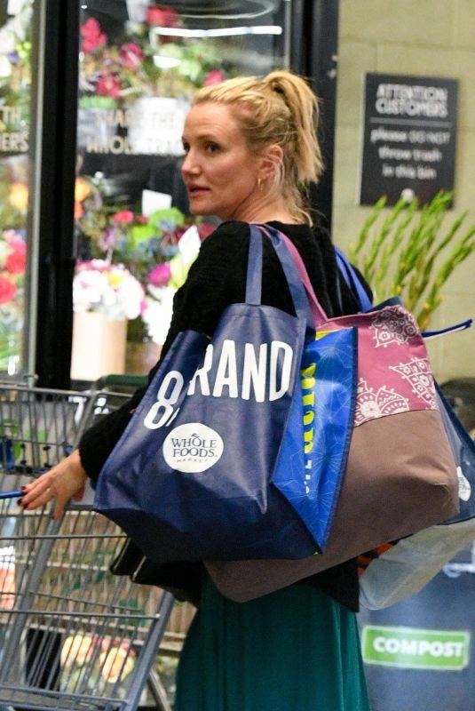 CAMERON DIAZ Shopping at Whole Foods in Beverly Hills 03/07/2019
