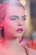 CARA DELEVINGNE for Dior Addict Stellar Shine Lipstick, 2019