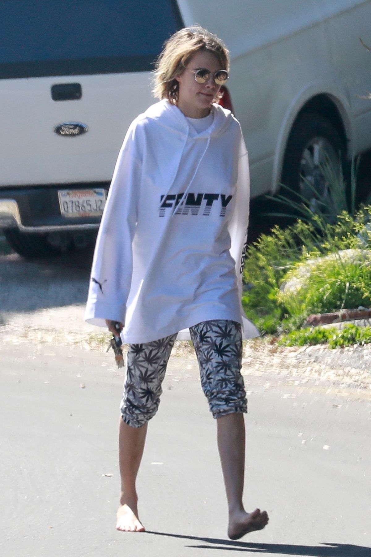 cara-delevingne-out-and-about-in-los-angeles-03-15-2019-3.jpg
