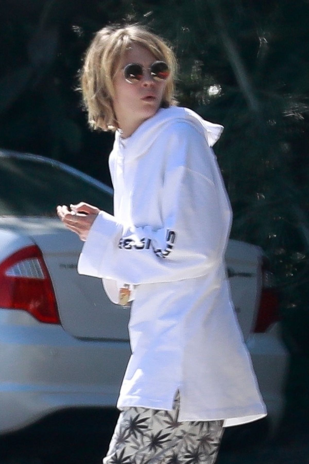 cara-delevingne-out-and-about-in-los-angeles-03-15-2019-5.jpg