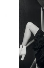 CARICE VAN HOUTEN in Country & Town House Magazine, April 2019