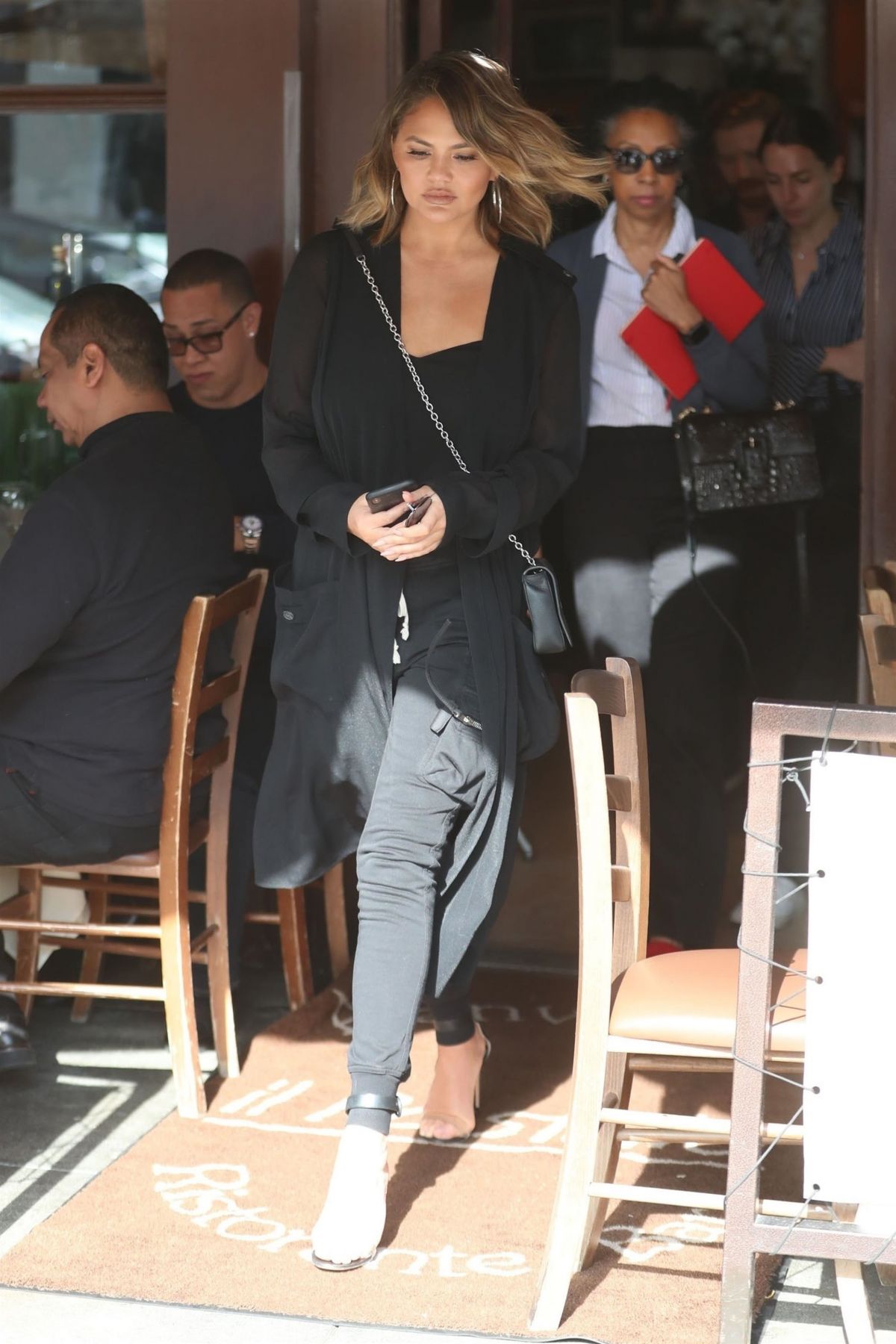 chrissy-teigen-at-il-pastaio-in-beverly-hills-02-26-2019-5.jpg