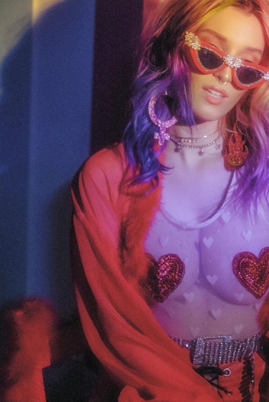 DANI THORNE on the Set of a Photoshoot, 2019