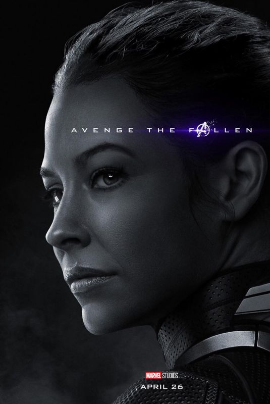 EVANGELINE LILLY - Avengers: Endgame Poster and Trailer 
