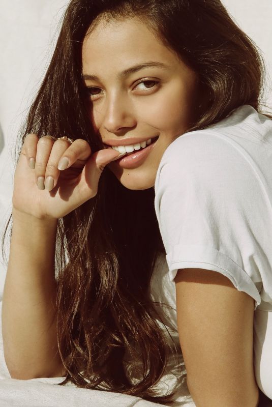 FIONA BARRON on the Set of a Photoshoot, 2019