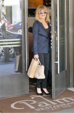 GOLDIE HAWN Out for Lunch in Los Angeles 03/14/2019