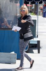 GOLDIE HAWN Out for Lunch in Los Angeles 03/29/2019