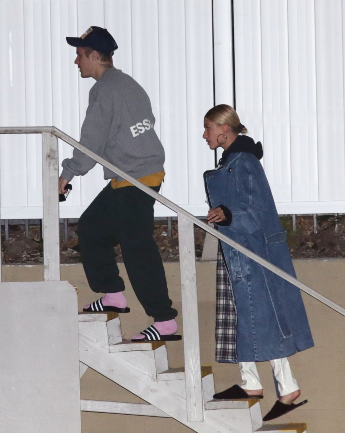 hailey-and-justin-bieber-night-out-in-los-angeles-03-20-2019-1.jpg