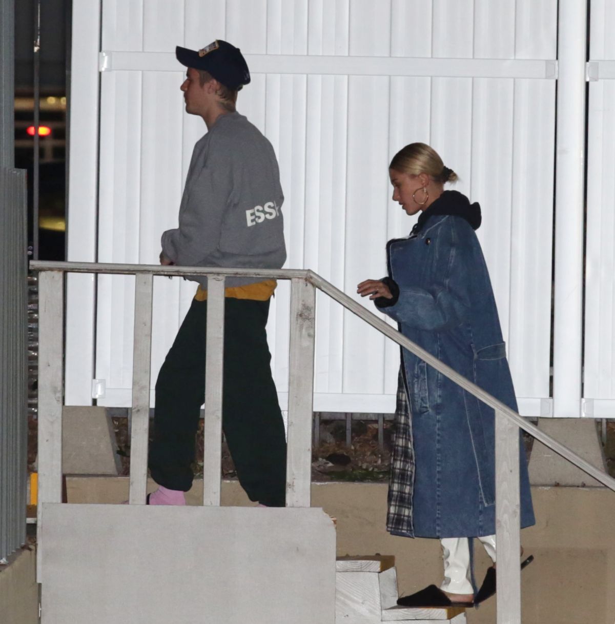 hailey-and-justin-bieber-night-out-in-los-angeles-03-20-2019-3.jpg