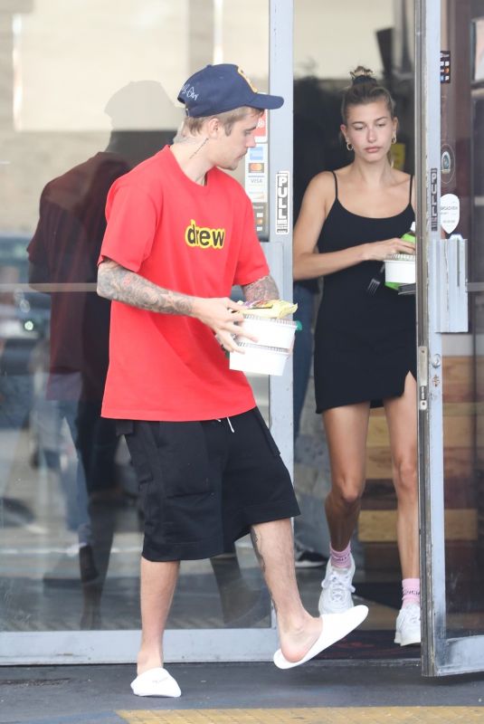HAILEY and Justin BIEBER Out for Lunch in Costa Mesa 03/23/2019
