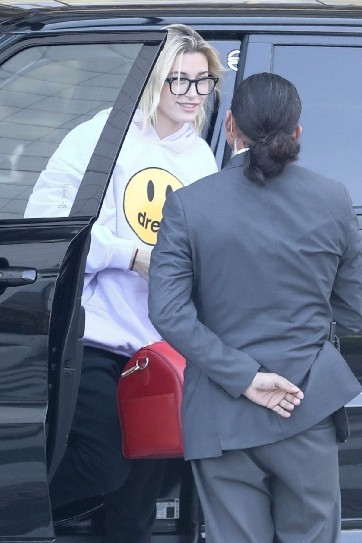 hailey-baldwin-arrives-at-montage-hotel-in-beverly-hills-03-26-2019-3.jpg