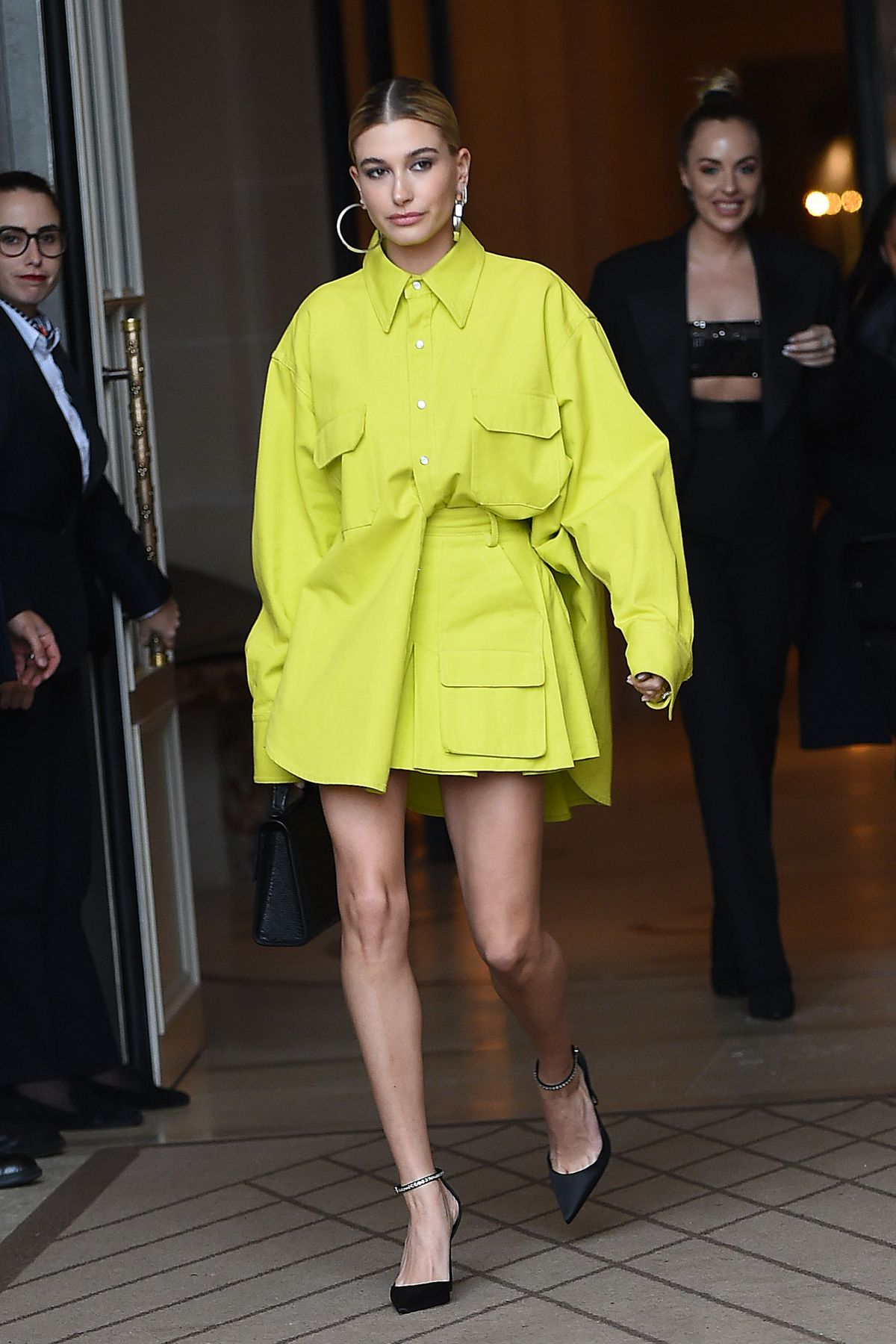 hailey-bieber-leaves-balmain-store-in-paris-03-03-2019-7.jpg