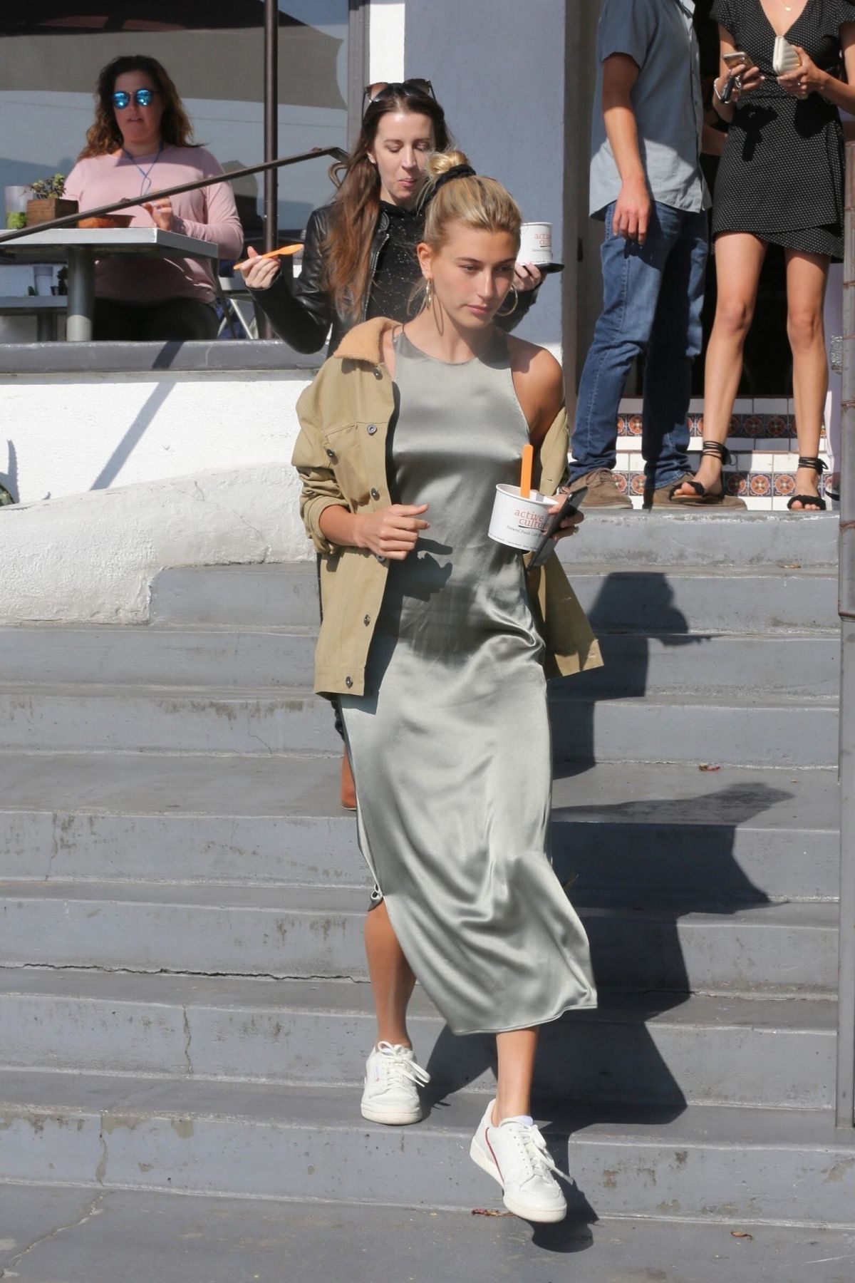 hailey-bieber-out-and-about-in-laguna-beach-03-24-2019-5.jpg