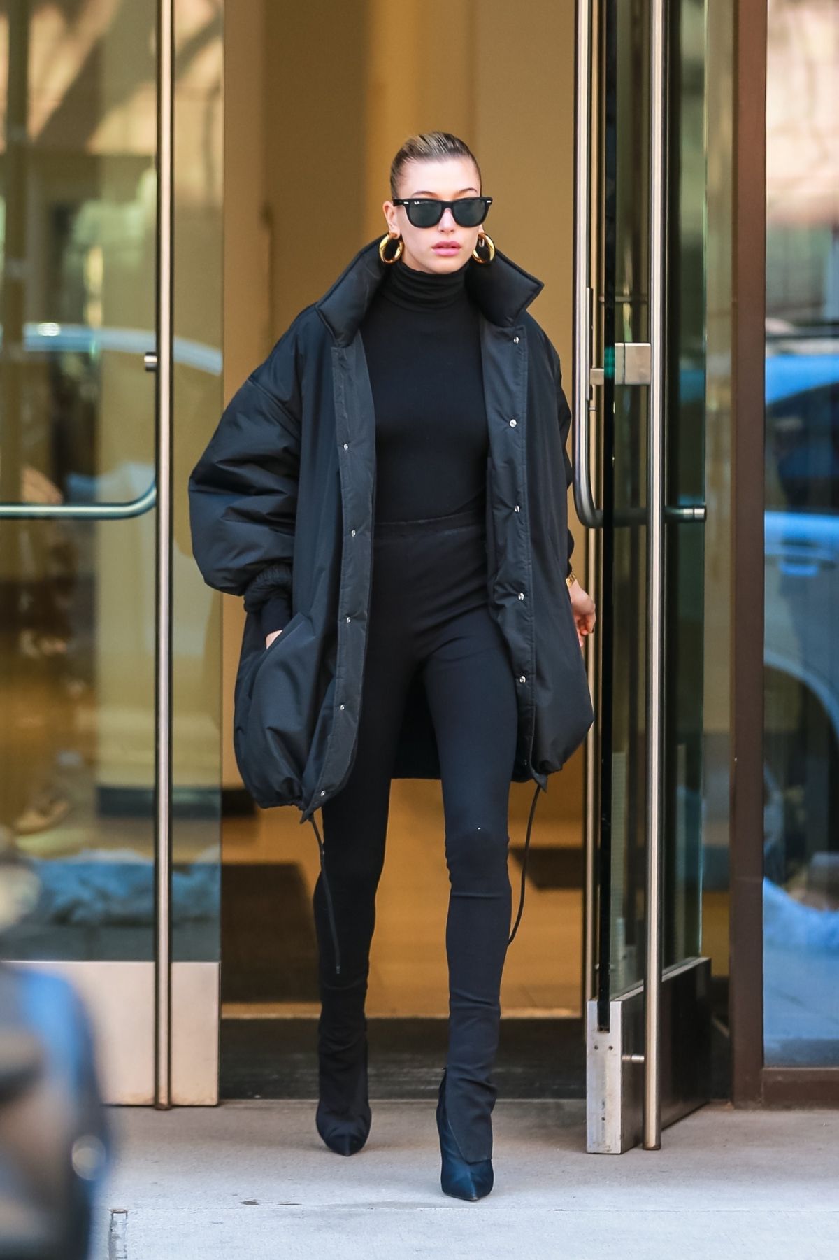 hailey-bieber-out-in-new-york-03-09-2019-2.jpg