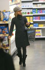 HALLE BERRY Shopping at Duane Reade Drugstore in New York 03/01/2019