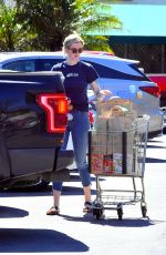 IRELAND BALDWIN Leaves Whole Foods in Los Angeles 03/19/2019