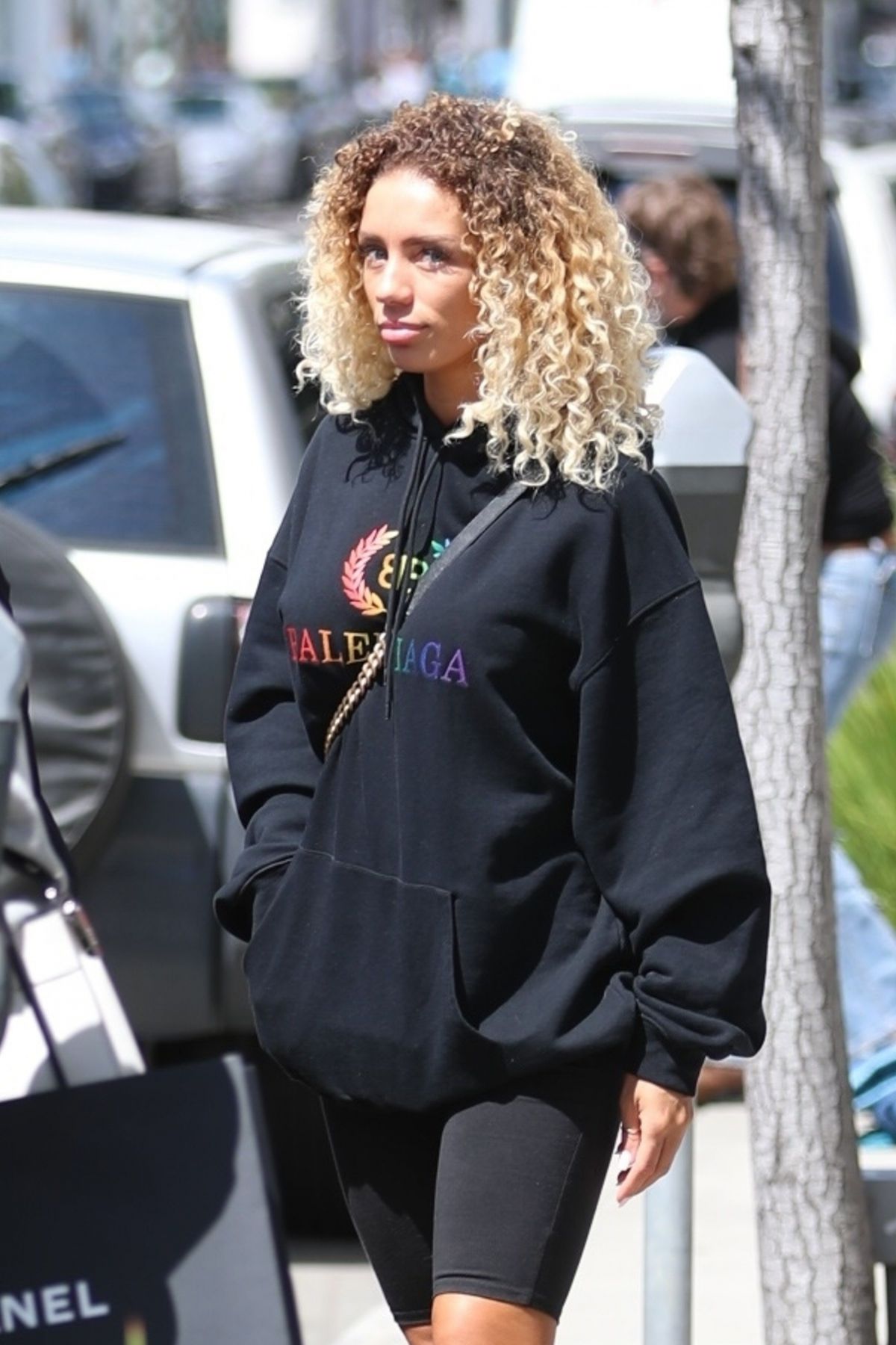 JENA FRUMES Out Shops in Beverly Hills 03/20/2019 – HawtCelebs