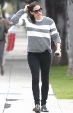 JENNIFER GARNER Out and About in Santa Monica 02/28/2019
