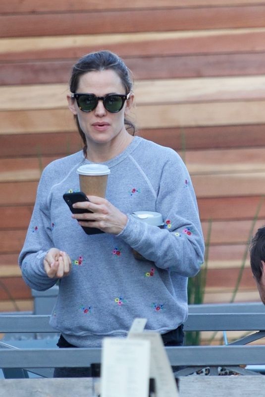 JENNIFER GARNER Out for Coffee in Brentwood 03/25/2019