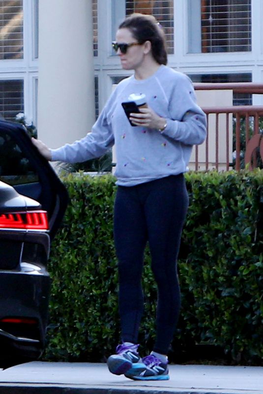 JENNIFER GARNER Out in Brentwood 03/25/2019