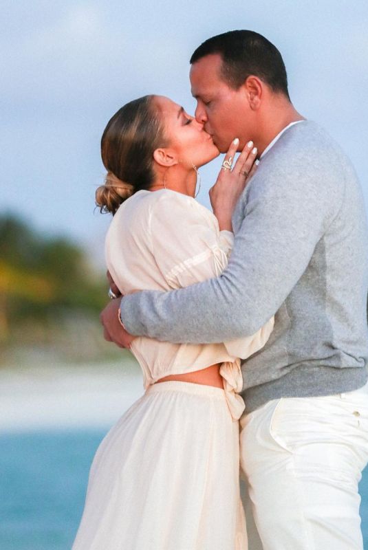 JENNIFER LOPEZ Engaged to Alex Rodriguez - Instagram Pictures