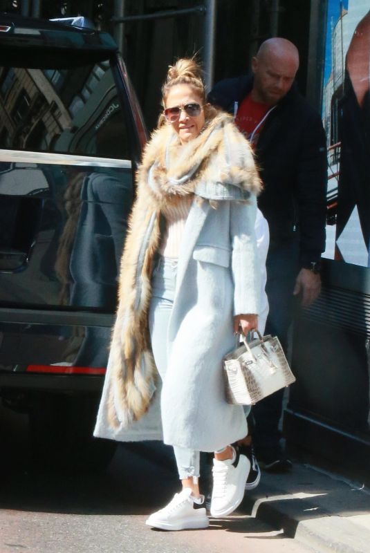 JENNIFER LOPEZ Out Shopping in New York 03/20/2019