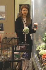 JESSICA ALBA Shopping a Whole Foods in Beverly Hills 03/09/2019