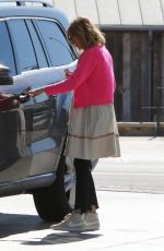 JULIA ROBERTS at Chevron Gas Station in Los Angeles 03/16/2019