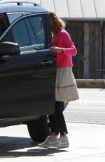 JULIA ROBERTS at Chevron Gas Station in Los Angeles 03/16/2019