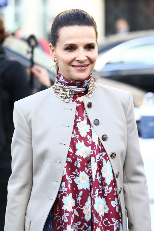 JULIETTE BINOCHE Arrives at Chloe Fashion Show in Paris 02/28/2019