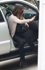 KATE BECKINSALE Arrives at Her Home in Los Angeles 03/19/2019