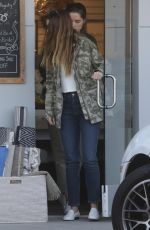 KATHERINE SCHWARZENEGGER and MARIA SHRIVER Shopping for Furniture in Malibu 03/29/2019