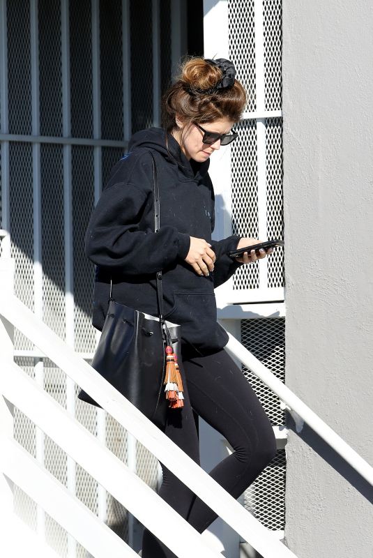 KATHERINE SCHWARZENEGGER Out in Los Angeles 03/29/2019