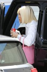 KHLOE KARDASHIAN Arrives at a Studio in Los Angeles 03/28/2019